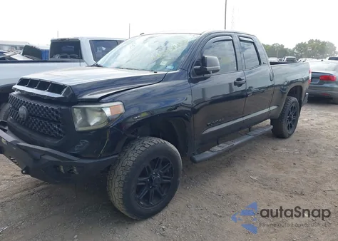 2018 Toyota Tundra Sr5 4.6L V8 z USA, uszkodzony, nr VIN 5TFRM5F10JX129308